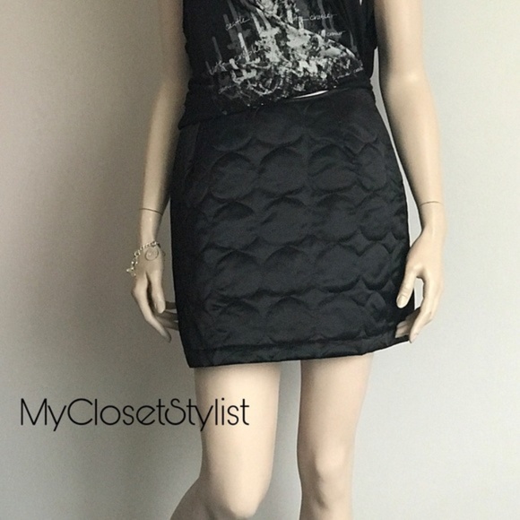 Guess Jeans RETRO Quilted Black Mini Skirt NWT 32M - Picture 1 of 7